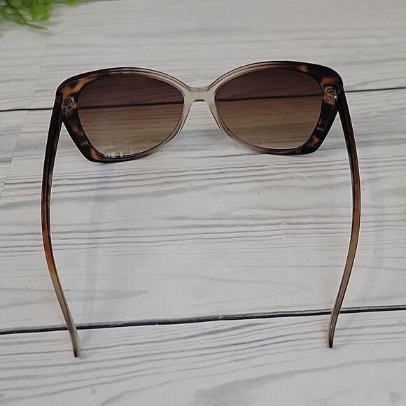 Unbranded Stylish Tortoise Shell Womens Sunglasses - Picture 3 of 7